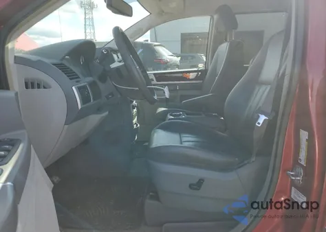 2010 Chrysler Town & Country Touring from USA, damaged, VIN 2A4RR5DX5AR136658